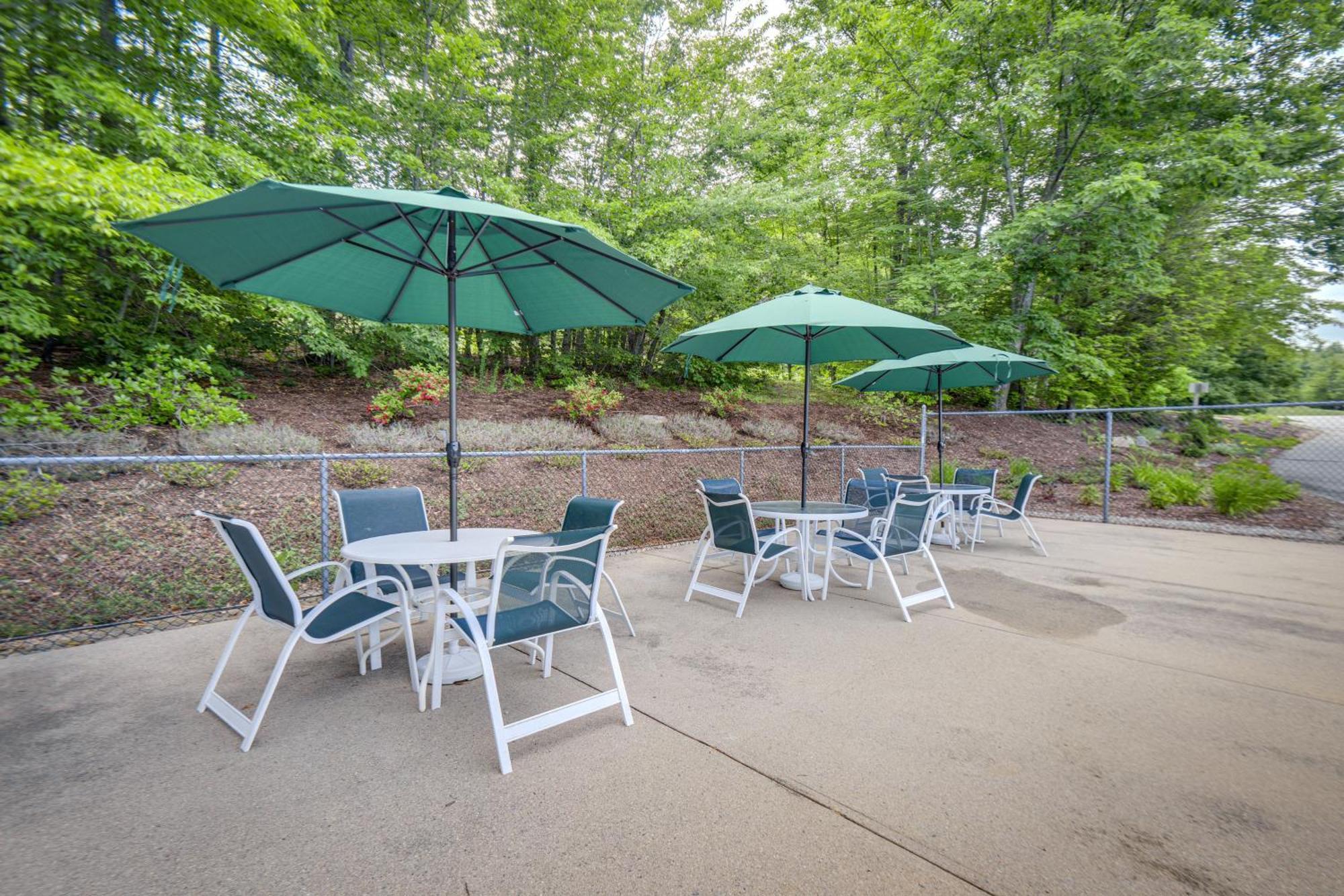 Bartlett Condo With Mountain View And Outdoor Pool! Exterior photo