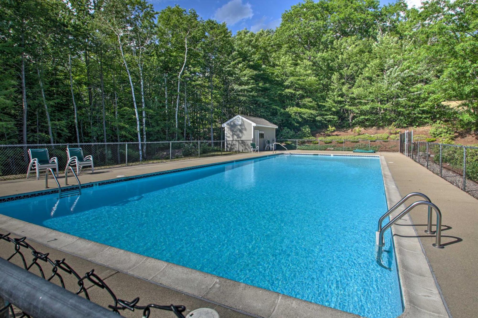 Bartlett Condo With Mountain View And Outdoor Pool! Exterior photo